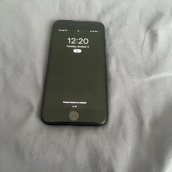 2021 Iphone SE unlocked  no cracks nor scratches